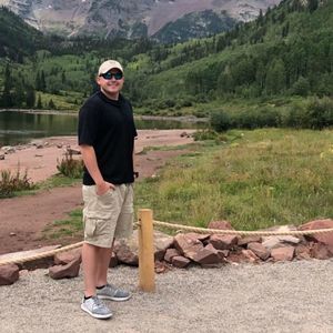 Meet your Posher, Derrick